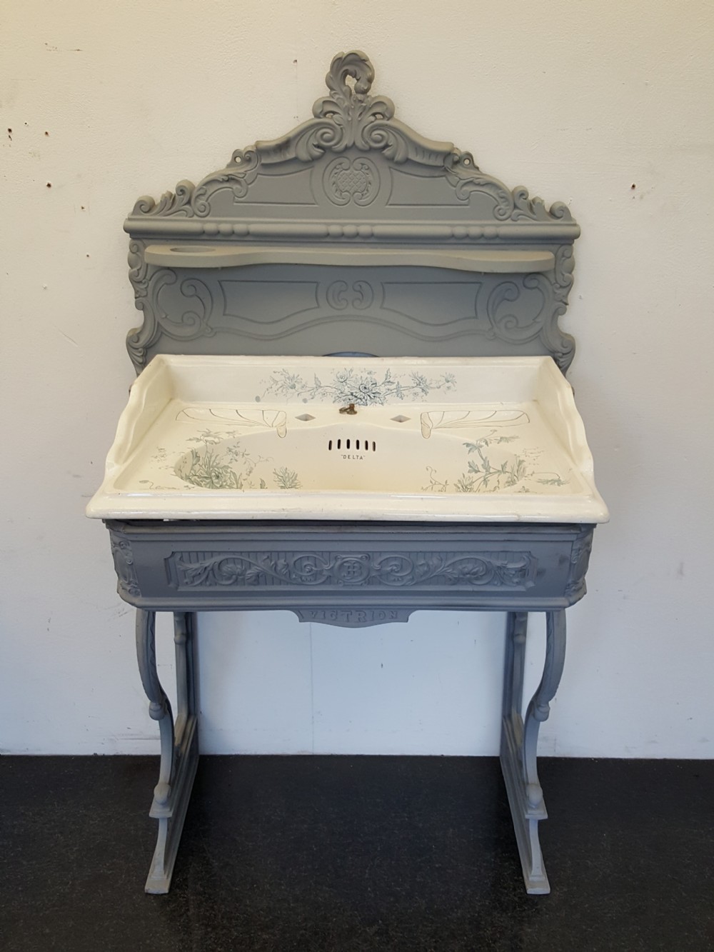 victorian cast iron sink stand chrysanthemum design basin