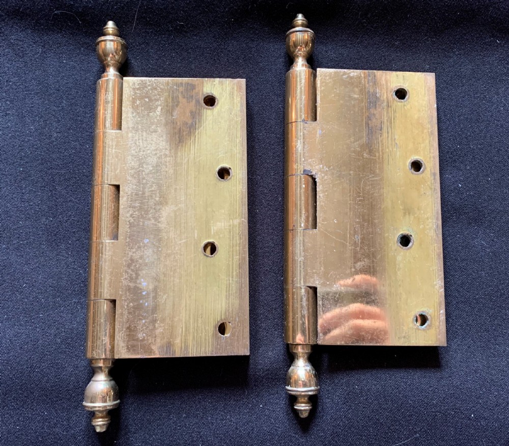 sa067 pair of brass victorian finial door hinges