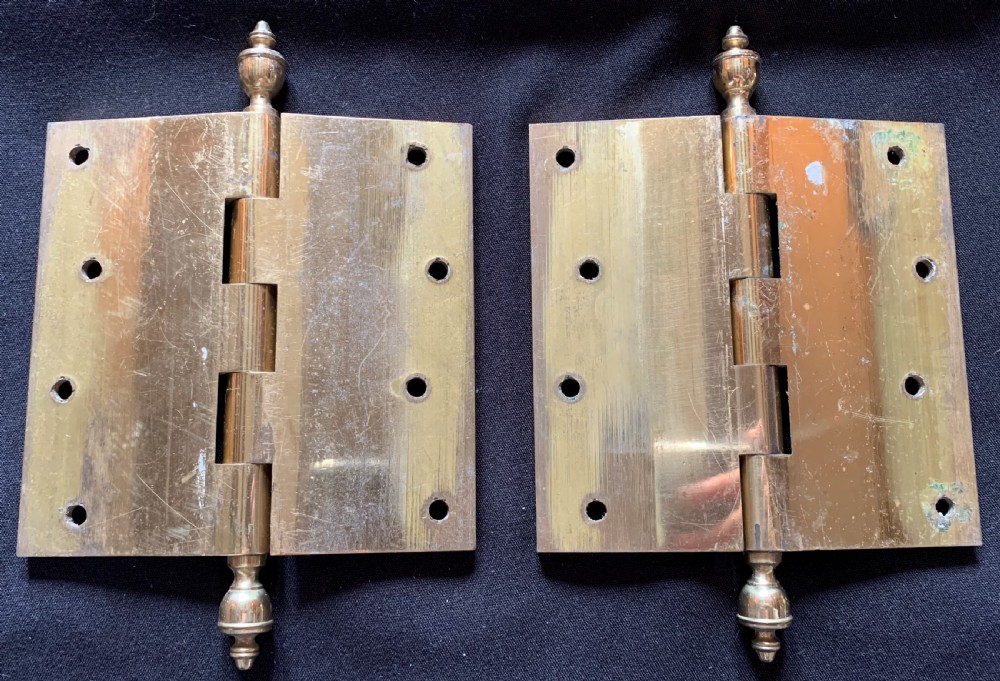 sa127 pair of brass victorian urn finial door hinges