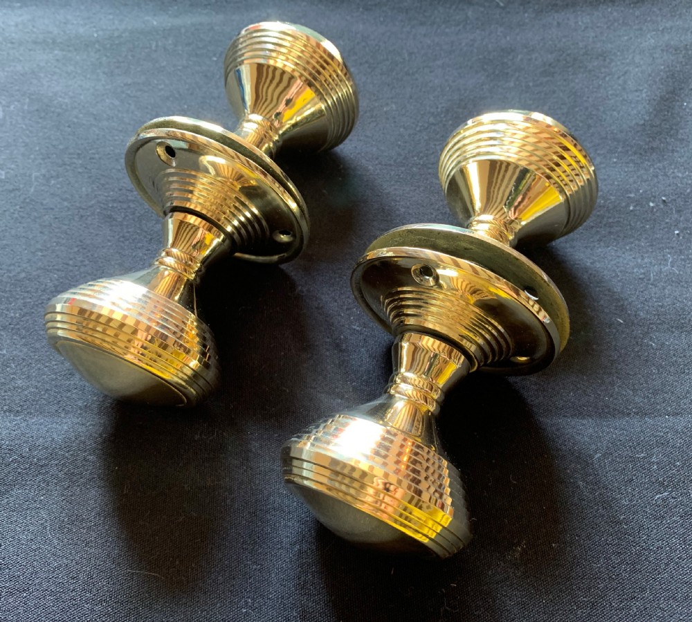 sa042 two pairs of brass victorian beehive door knobs