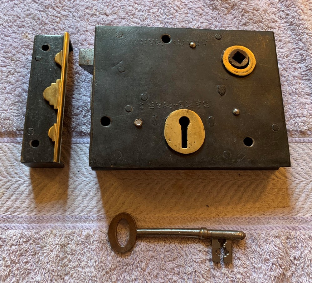 sa050 black mild steel edwardian door lock key keep